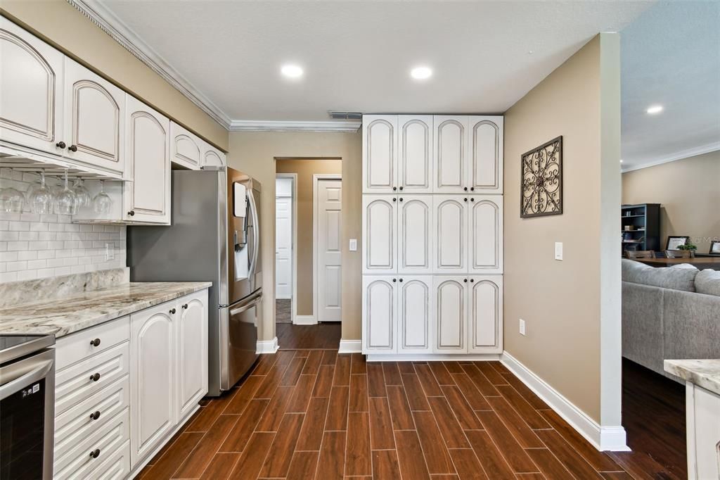 For Rent: $2,900 (3 beds, 2 baths, 1884 Square Feet)