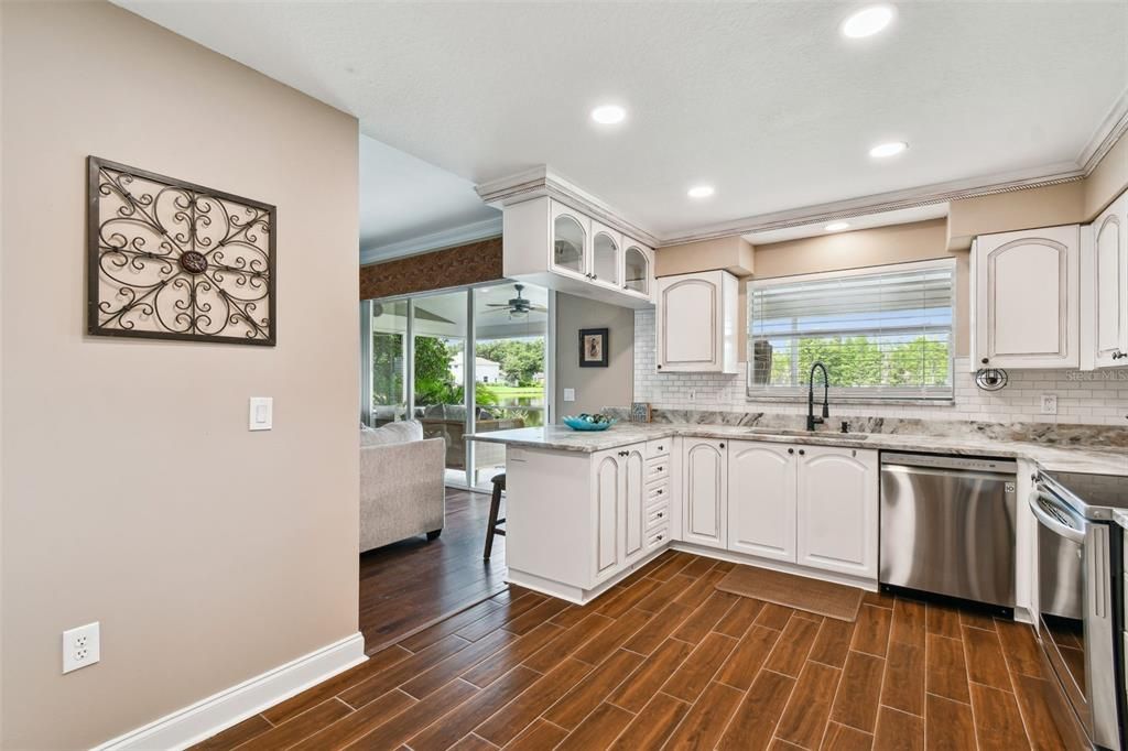 For Rent: $2,900 (3 beds, 2 baths, 1884 Square Feet)