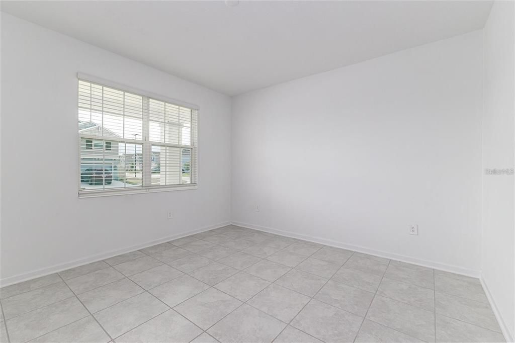 出租: $1,200 (1 贝兹, 1 浴室, 1200 平方英尺)