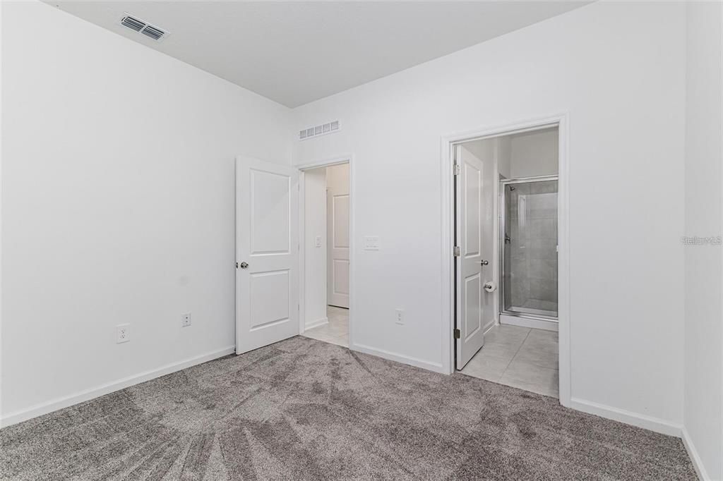 出租: $1,200 (1 贝兹, 1 浴室, 1200 平方英尺)