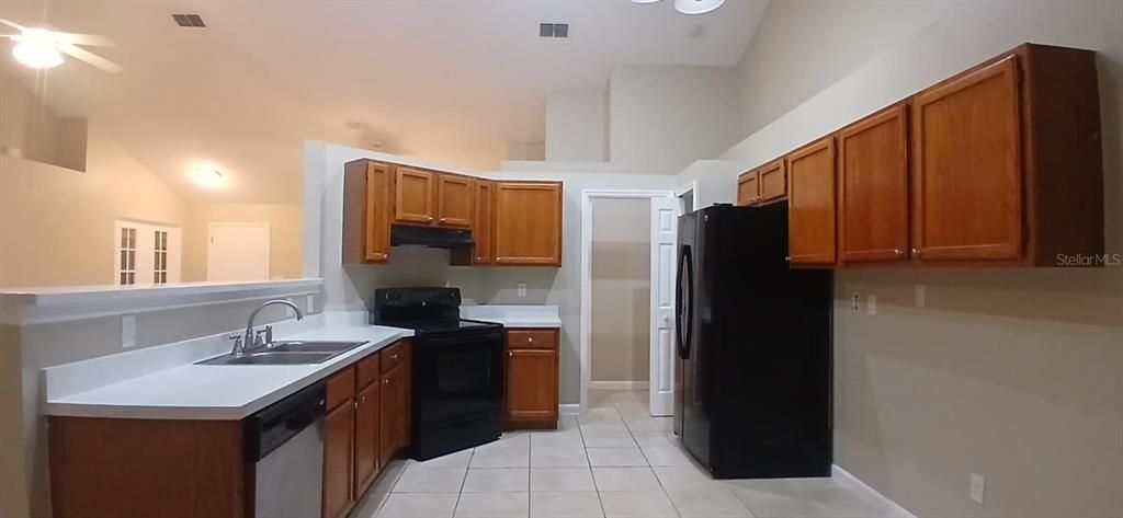 Active With Contract: $272,000 (3 beds, 2 baths, 1768 Square Feet)