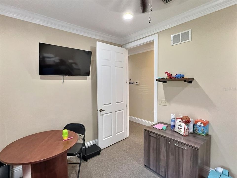 На продажу: $26,400 (0 спален, 0 ванн, 1160 Квадратных фут)