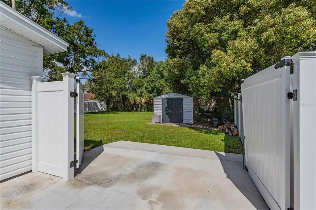 出租: $1,900 (3 贝兹, 1 浴室, 1044 平方英尺)