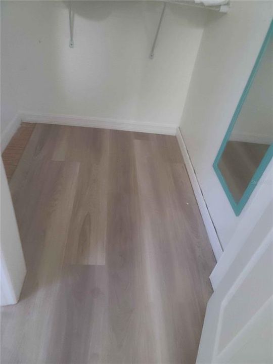 出租: $1,600 (2 贝兹, 1 浴室, 945 平方英尺)