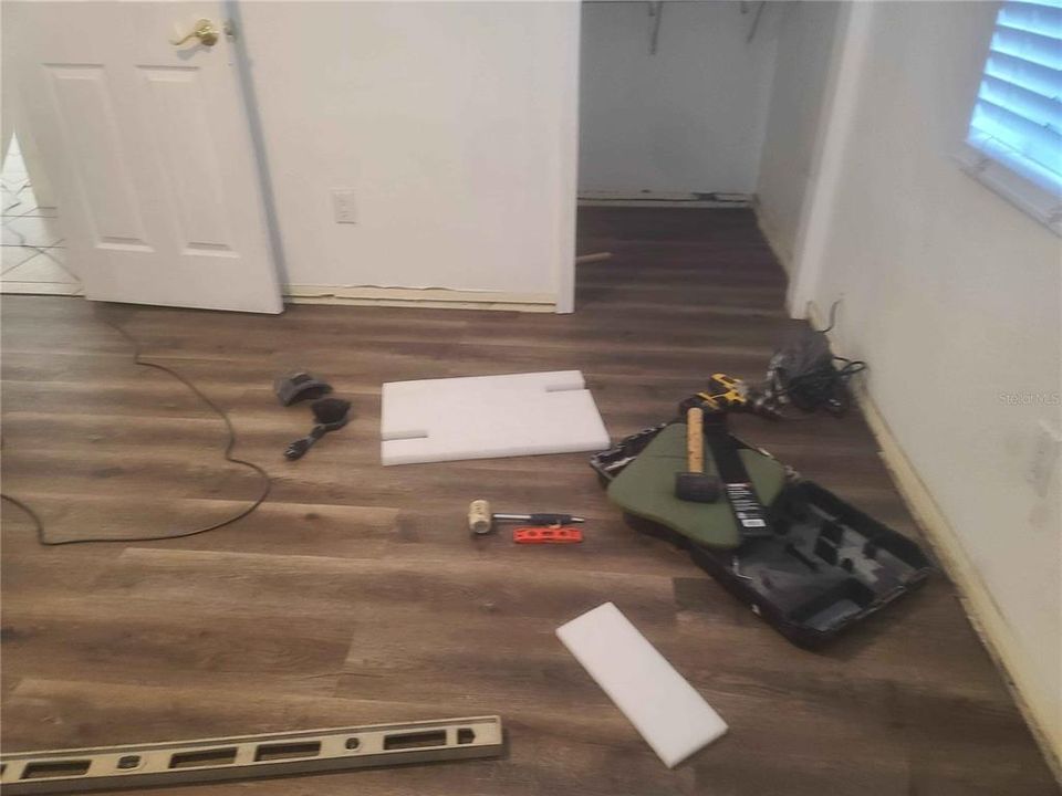 出租: $1,600 (2 贝兹, 1 浴室, 945 平方英尺)