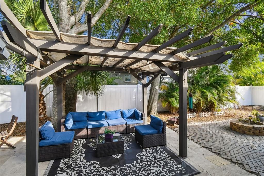 For Rent: $4,000 (3 beds, 2 baths, 1715 Square Feet)