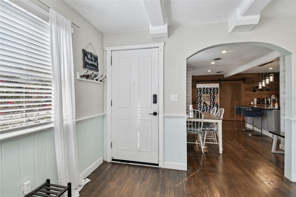 For Rent: $4,000 (3 beds, 2 baths, 1715 Square Feet)