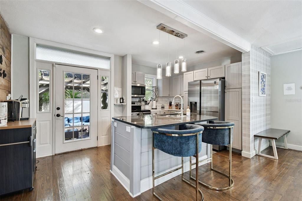 For Rent: $4,000 (3 beds, 2 baths, 1715 Square Feet)