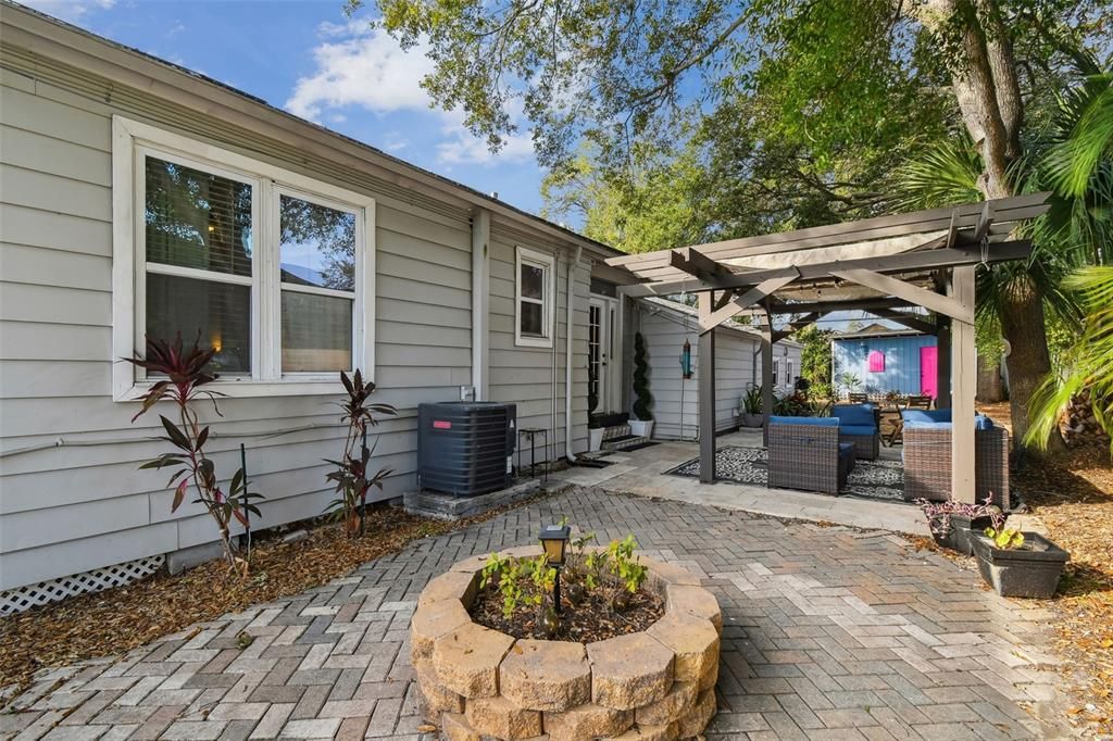 For Rent: $4,000 (3 beds, 2 baths, 1715 Square Feet)