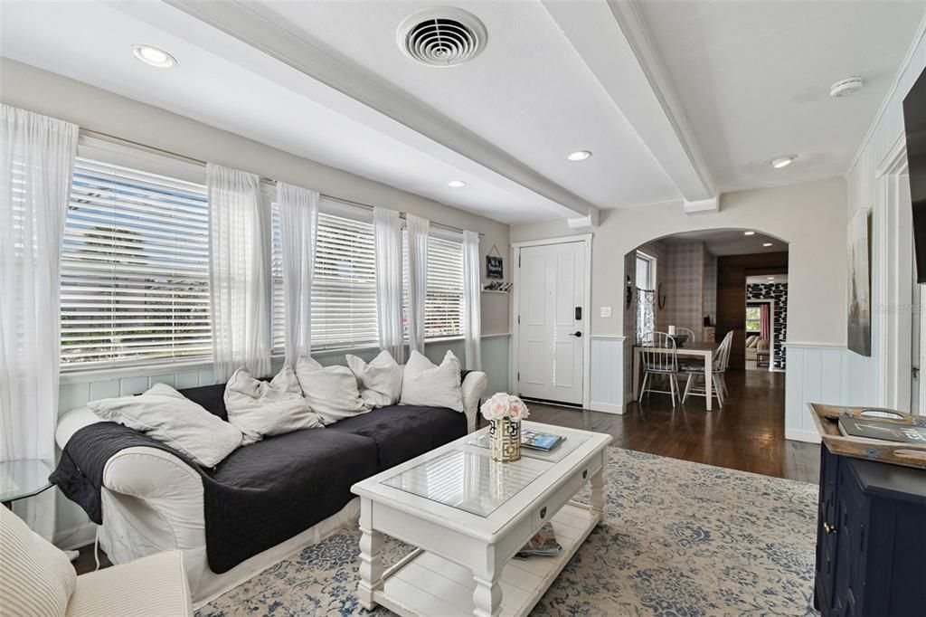 For Rent: $4,000 (3 beds, 2 baths, 1715 Square Feet)