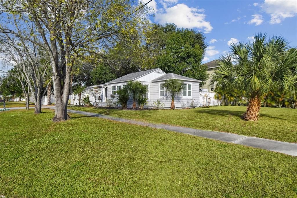 For Rent: $4,000 (3 beds, 2 baths, 1715 Square Feet)