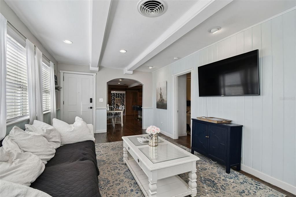 For Rent: $4,000 (3 beds, 2 baths, 1715 Square Feet)