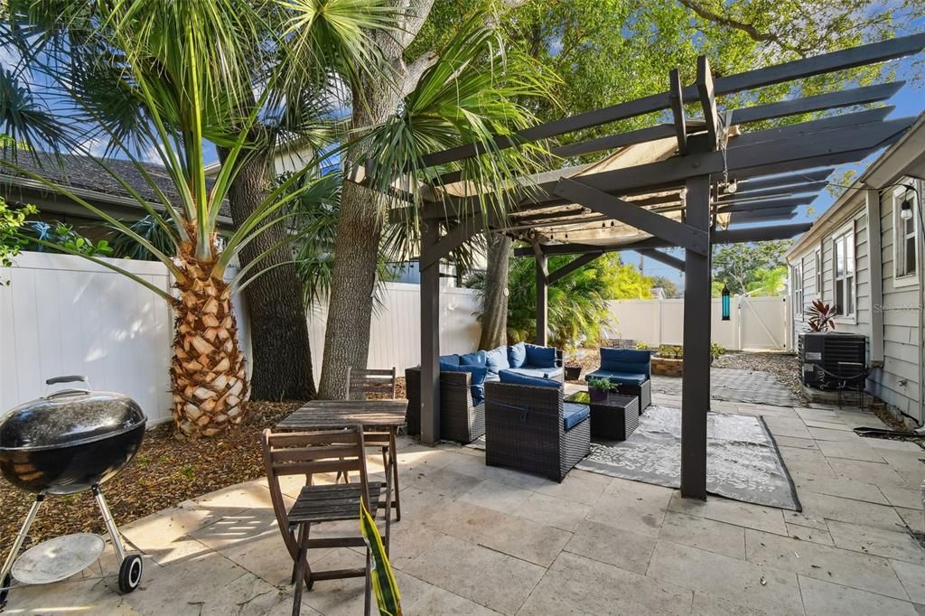 For Rent: $4,000 (3 beds, 2 baths, 1715 Square Feet)