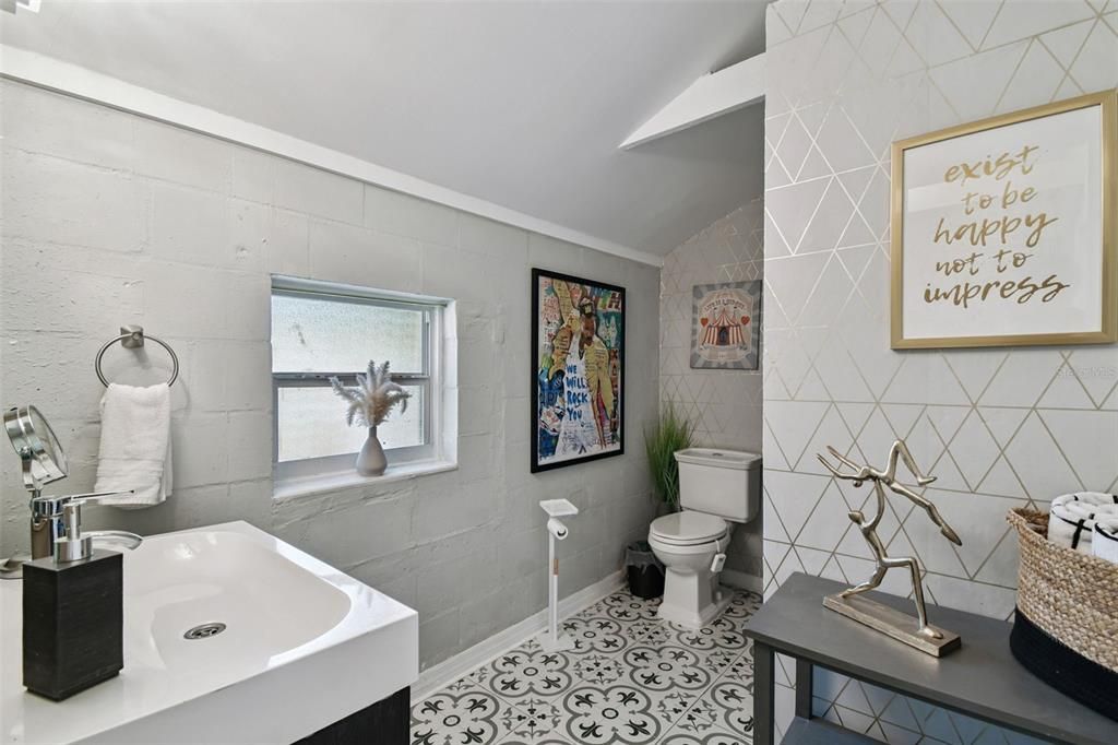 For Rent: $4,000 (3 beds, 2 baths, 1715 Square Feet)