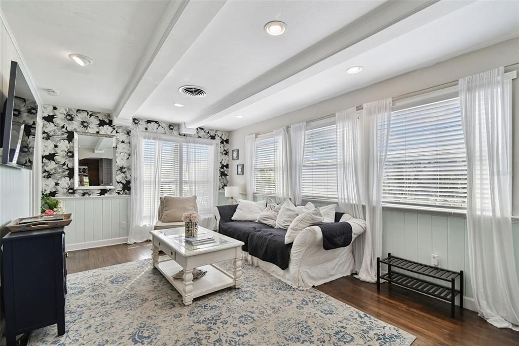 For Rent: $4,000 (3 beds, 2 baths, 1715 Square Feet)