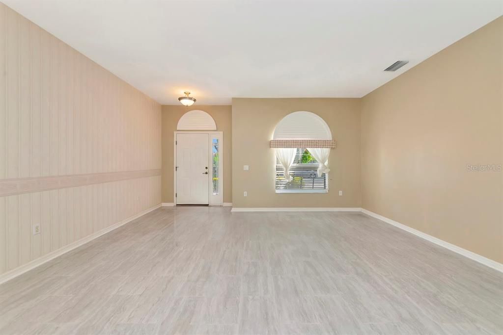 待售: $384,900 (3 贝兹, 2 浴室, 1598 平方英尺)