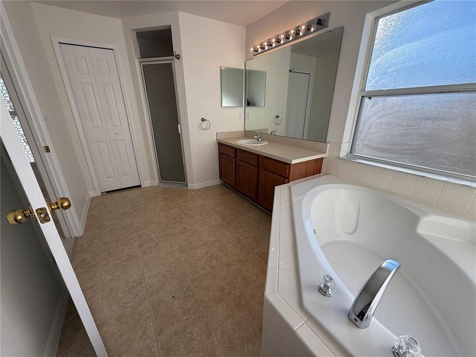 For Rent: $1,699 (3 beds, 2 baths, 1790 Square Feet)