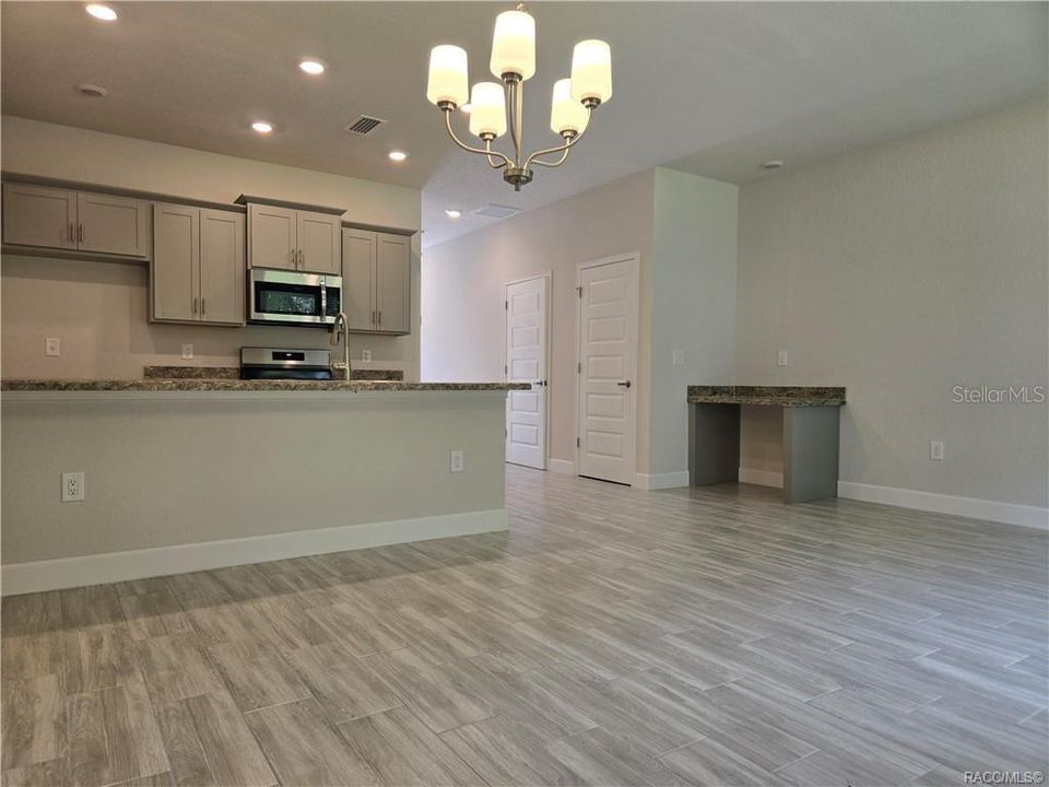 待售: $204,350 (3 贝兹, 2 浴室, 1520 平方英尺)