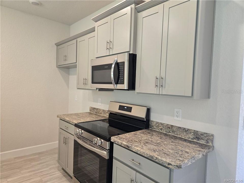 待售: $204,350 (3 贝兹, 2 浴室, 1520 平方英尺)