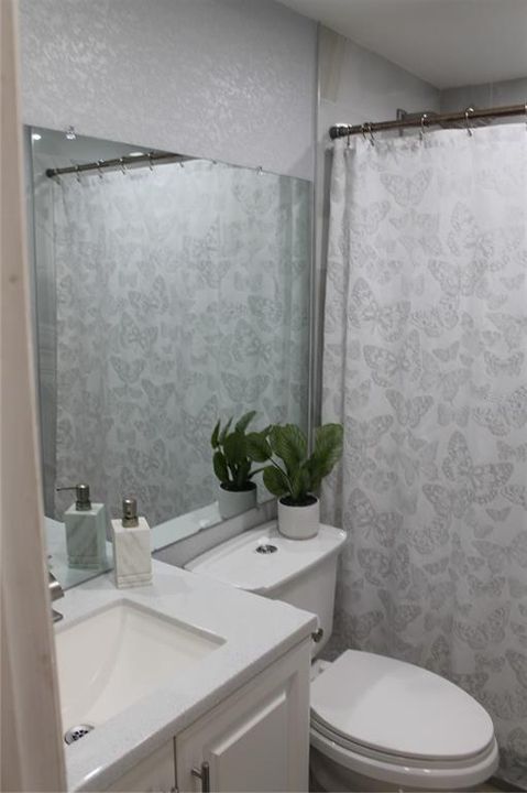 На продажу: $299,999 (3 спален, 2 ванн, 1260 Квадратных фут)