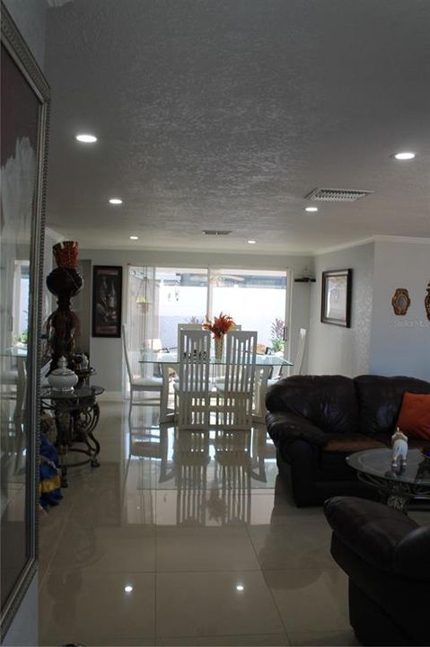 На продажу: $299,999 (3 спален, 2 ванн, 1260 Квадратных фут)