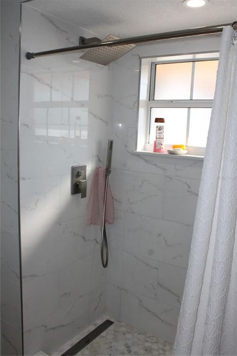 На продажу: $299,999 (3 спален, 2 ванн, 1260 Квадратных фут)