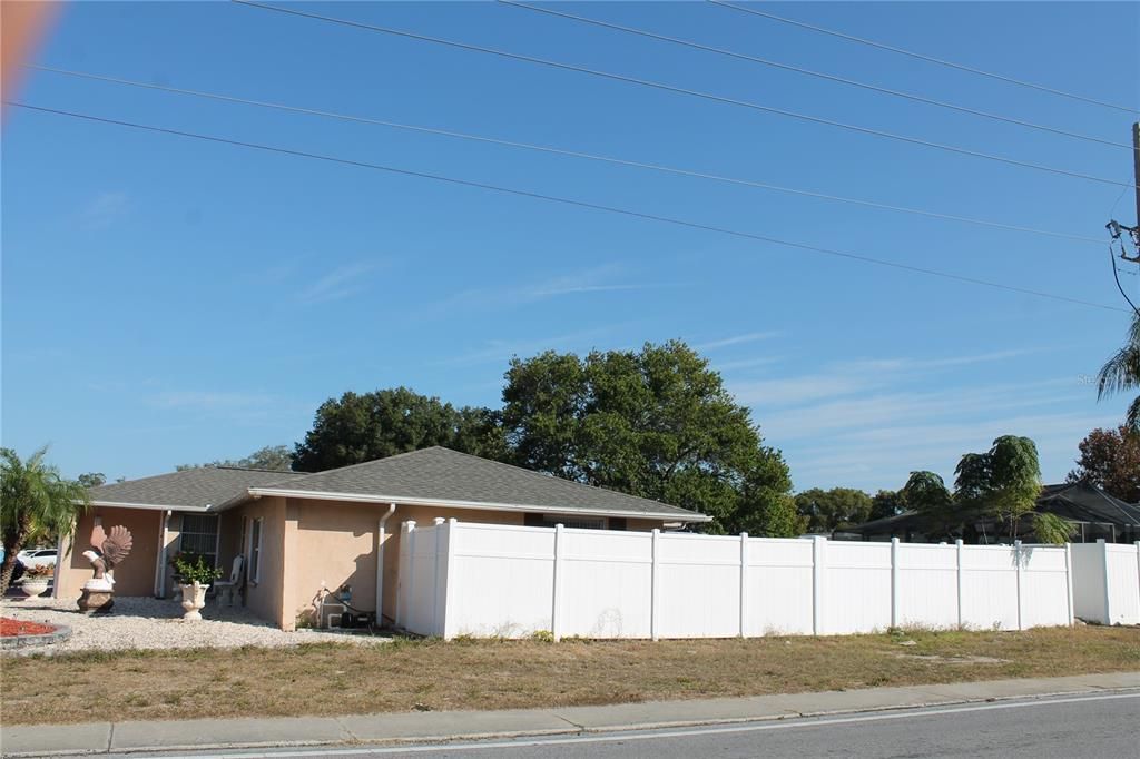 На продажу: $299,999 (3 спален, 2 ванн, 1260 Квадратных фут)