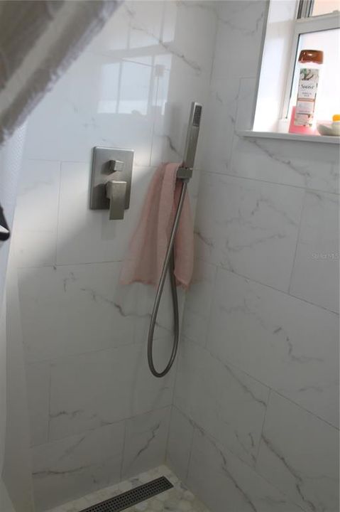 На продажу: $299,999 (3 спален, 2 ванн, 1260 Квадратных фут)