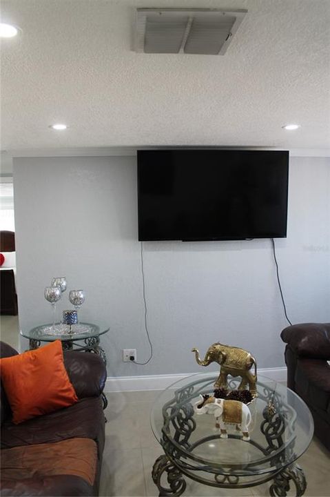 На продажу: $299,999 (3 спален, 2 ванн, 1260 Квадратных фут)