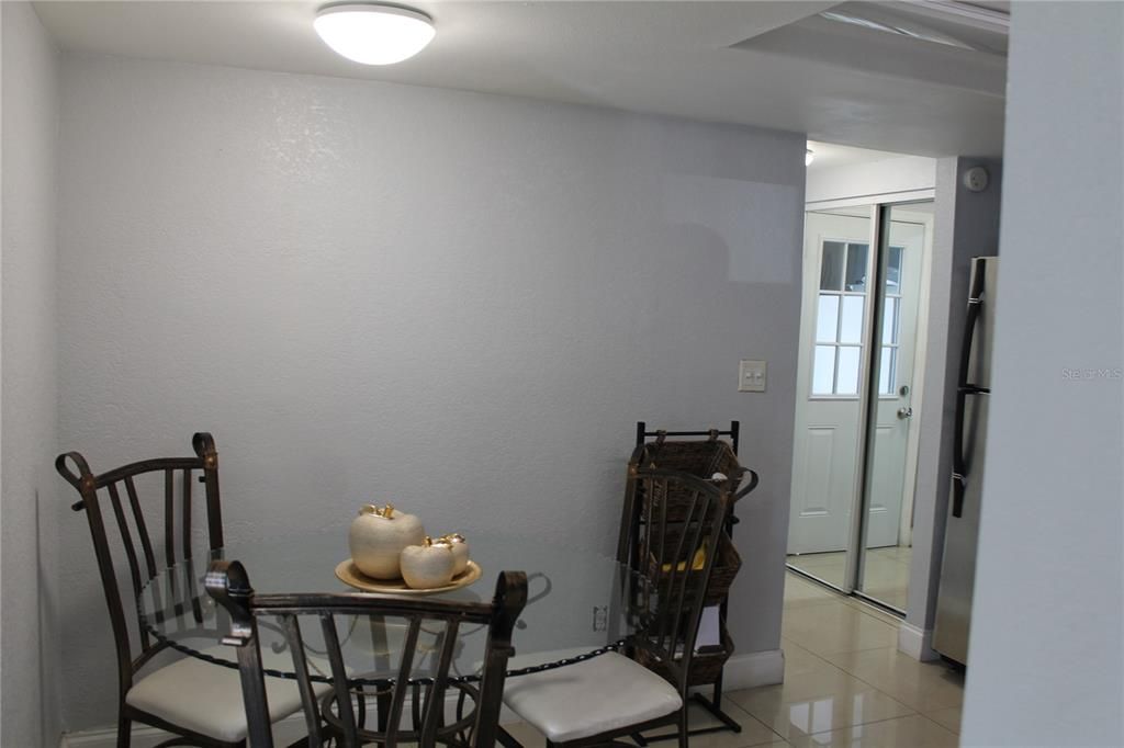 На продажу: $299,999 (3 спален, 2 ванн, 1260 Квадратных фут)