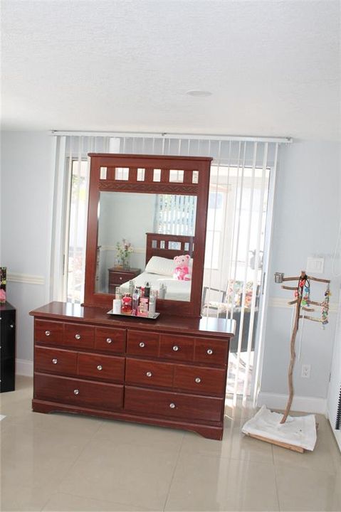 На продажу: $299,999 (3 спален, 2 ванн, 1260 Квадратных фут)