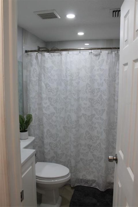 На продажу: $299,999 (3 спален, 2 ванн, 1260 Квадратных фут)