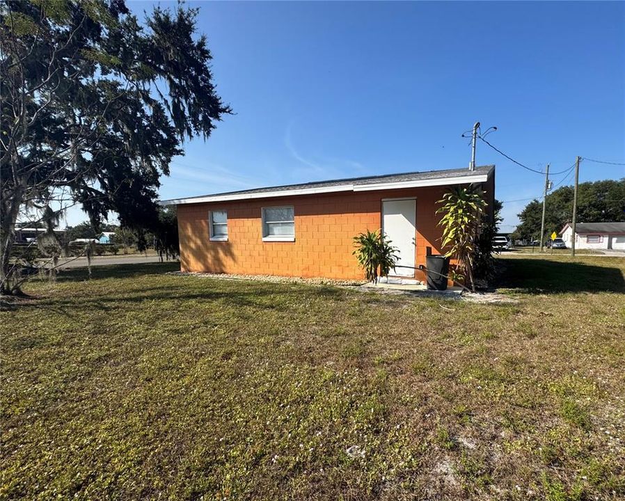 For Sale: $160,000 (3 beds, 1 baths, 1088 Square Feet)