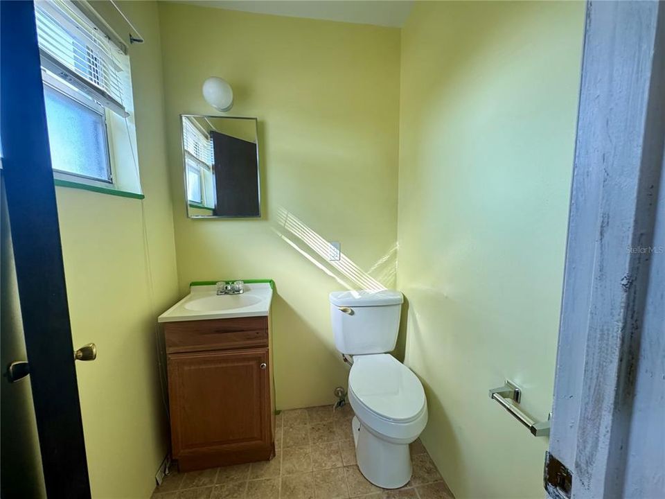For Sale: $160,000 (3 beds, 1 baths, 1088 Square Feet)