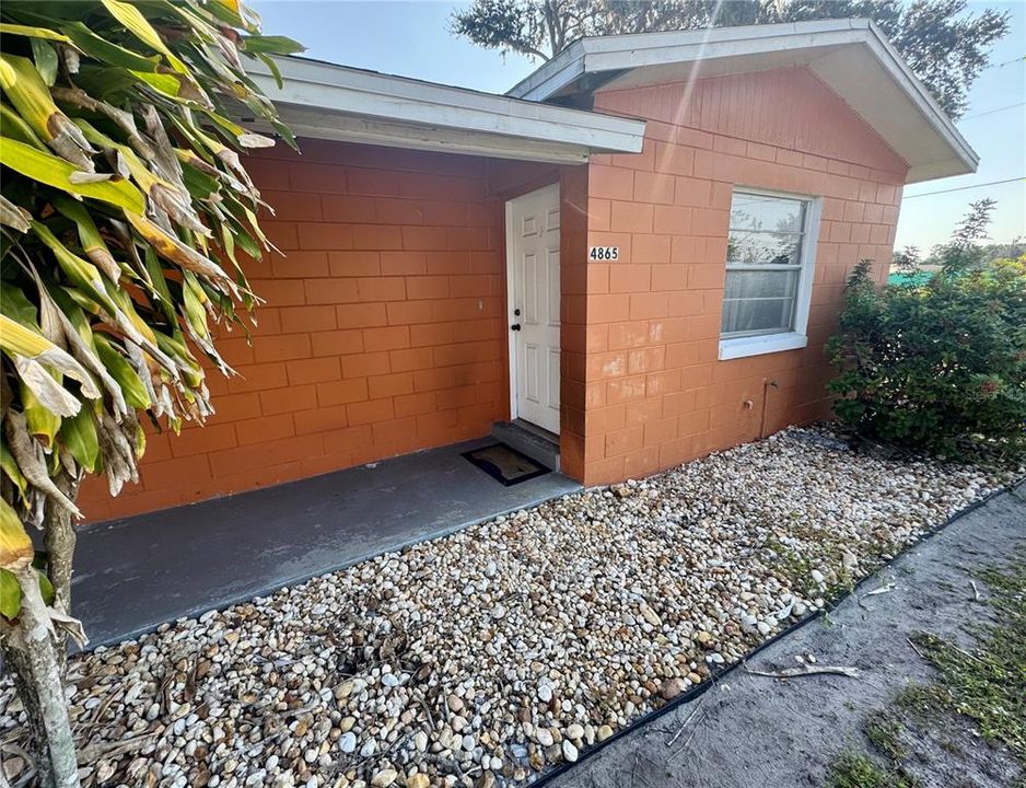 For Sale: $160,000 (3 beds, 1 baths, 1088 Square Feet)