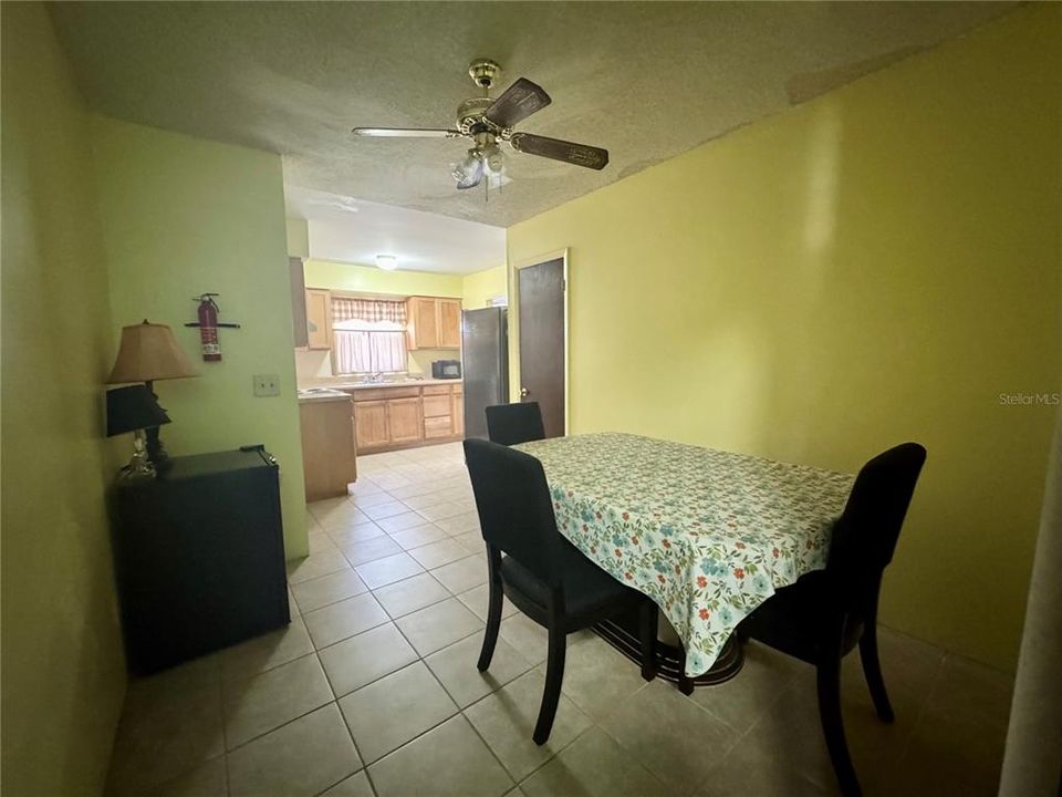 For Sale: $160,000 (3 beds, 1 baths, 1088 Square Feet)
