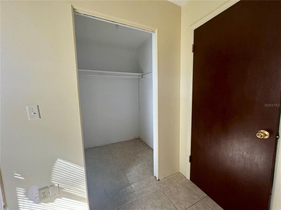 For Sale: $160,000 (3 beds, 1 baths, 1088 Square Feet)