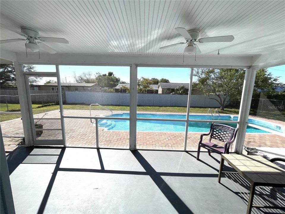 For Sale: $298,000 (3 beds, 2 baths, 1423 Square Feet)