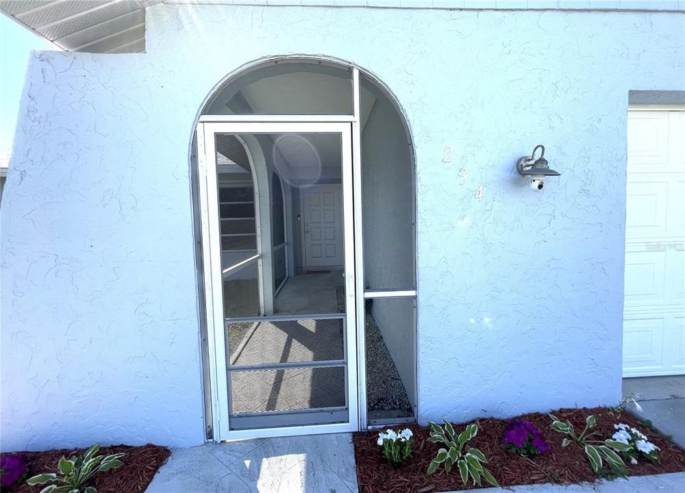 For Sale: $298,000 (3 beds, 2 baths, 1423 Square Feet)