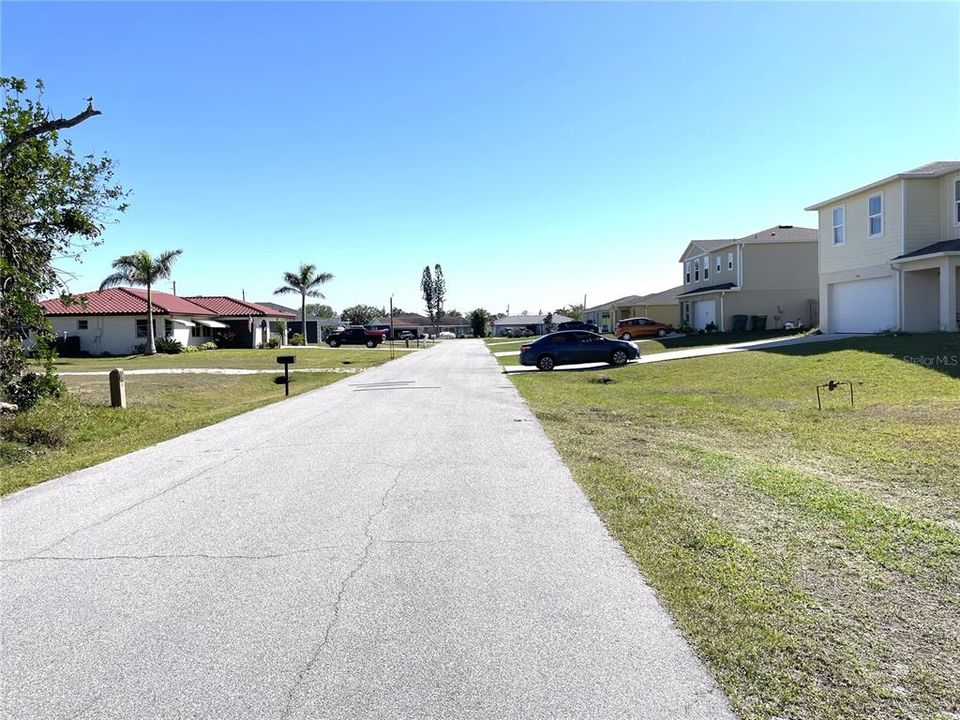 For Sale: $298,000 (3 beds, 2 baths, 1423 Square Feet)