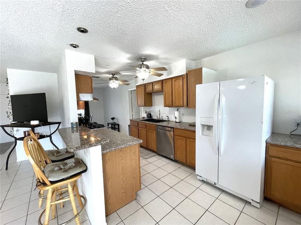 For Sale: $298,000 (3 beds, 2 baths, 1423 Square Feet)