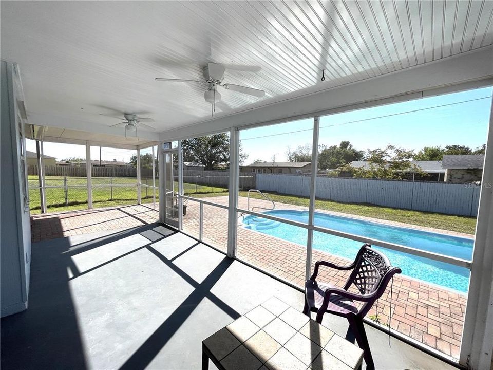 For Sale: $298,000 (3 beds, 2 baths, 1423 Square Feet)