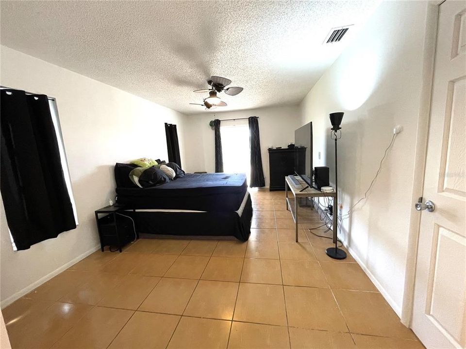 For Sale: $298,000 (3 beds, 2 baths, 1423 Square Feet)