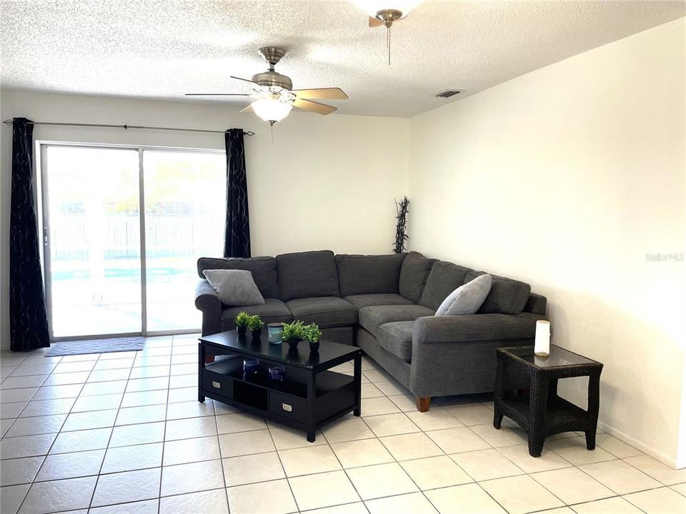 For Sale: $298,000 (3 beds, 2 baths, 1423 Square Feet)