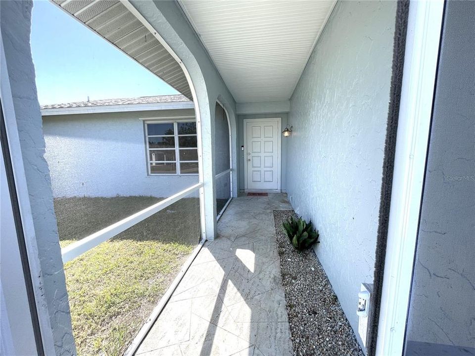 For Sale: $298,000 (3 beds, 2 baths, 1423 Square Feet)