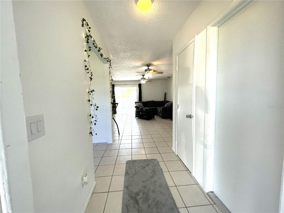 For Sale: $298,000 (3 beds, 2 baths, 1423 Square Feet)