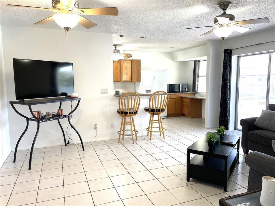 For Sale: $298,000 (3 beds, 2 baths, 1423 Square Feet)