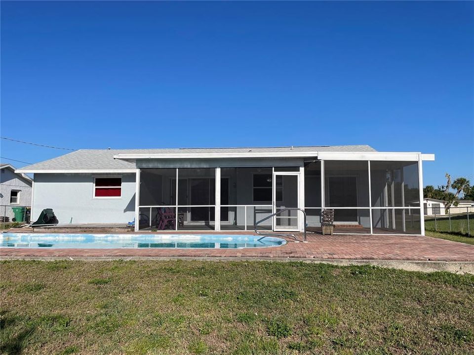 For Sale: $298,000 (3 beds, 2 baths, 1423 Square Feet)