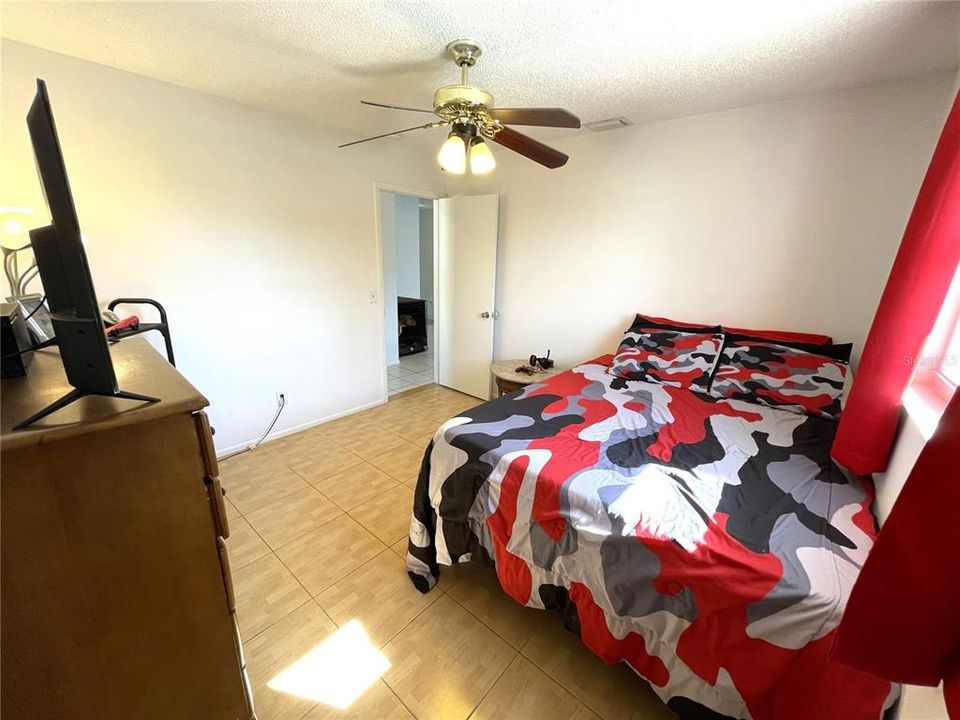 For Sale: $298,000 (3 beds, 2 baths, 1423 Square Feet)