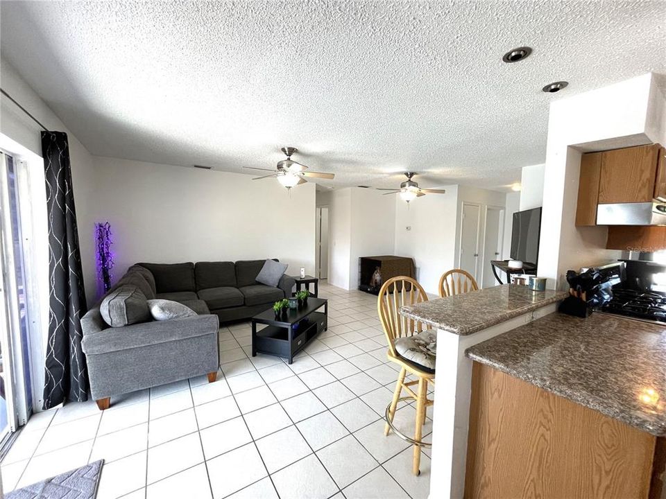 For Sale: $298,000 (3 beds, 2 baths, 1423 Square Feet)